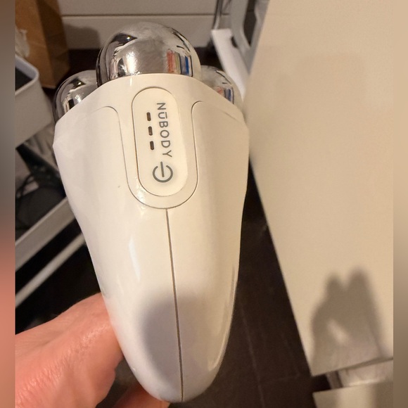 NuBODY® Microcurrent Skin Toning Device for Body *EUC* MSRP: $399+tax - Picture 8 of 12